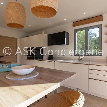 וילה G, Avec Piscine Et Vue Sur - Valmer